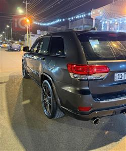 جیپ گراند شیرۆکی